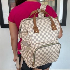 Checkered baby diaper backpack/White
